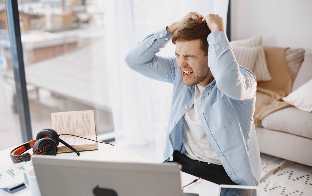 5 маловідомих симптомів стресу, які всі ігнорують