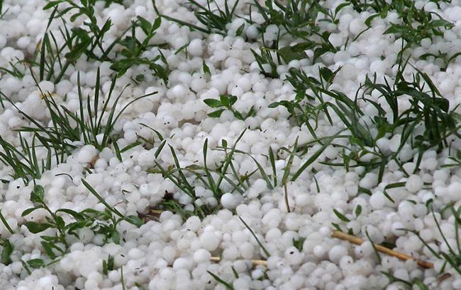 Львів накрила потужна злива з градом (фото, відео)