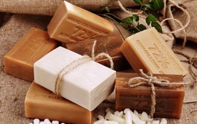 "Раніше терпіли": лікар розвінчала міф про корисність митися господарським милом