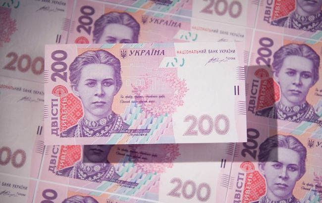 НБУ надрукував першу партію оновлених 200-гривневих банкнот