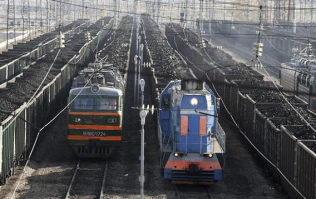 Украинские пограничники задержали 19 вагонов с углем под Волновахой