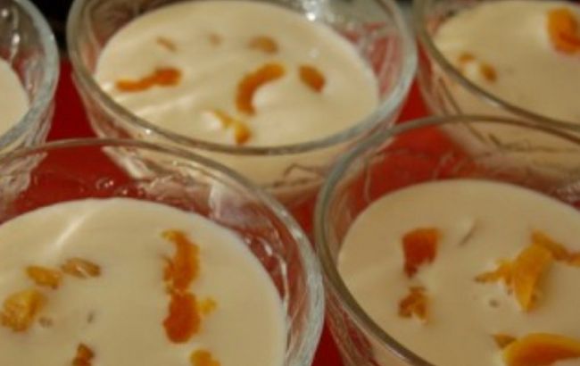 Ніжний домашній десерт без випічки: як приготувати желе з ряжанки з курагою