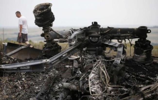 В телах пассажиров сбитого на Донбассе Boeing-777 найдены элементы ракет, - СБУ