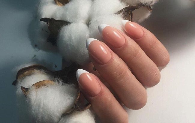 Идеальный маникюр: легкий способ сделать "френч" за 20 секунд