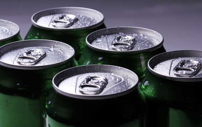 Напої в алюмінієвих банках можуть руйнувати мозок людини: вчені вразили заявою