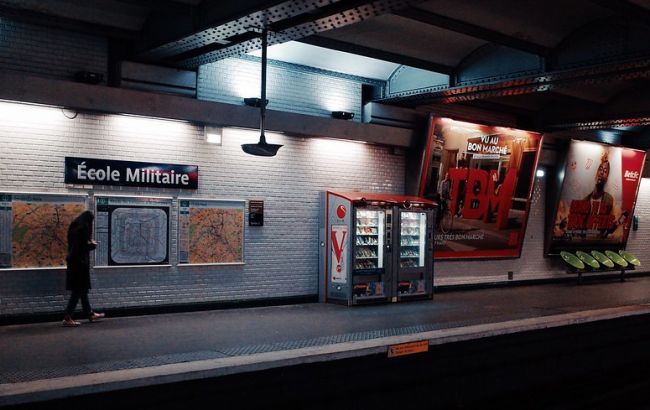 В метро Парижа пасажирів без масок будуть виявляти за допомогою камер