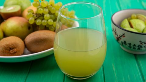 Пейте этот низкокалорийный напиток каждое утро, чтобы улучшить здоровье за 7 дней