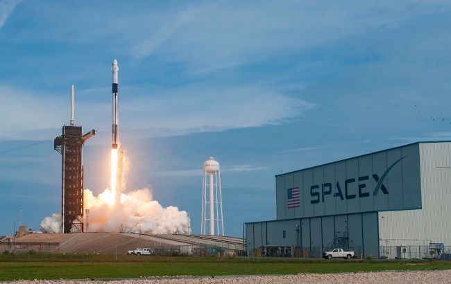 NASA відклало перший контрактний політ Dragon Crew до МКС