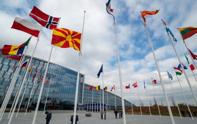 Чверть українців проти вступу до ЄС, третина - проти НАТО