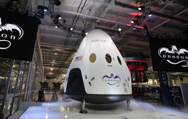 SpaceX запустила в космос первый частный корабль