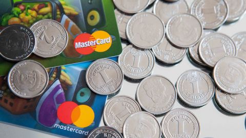 С сегодняшнего дня запрещено анонимное пополнение карт более чем на 5000 грн