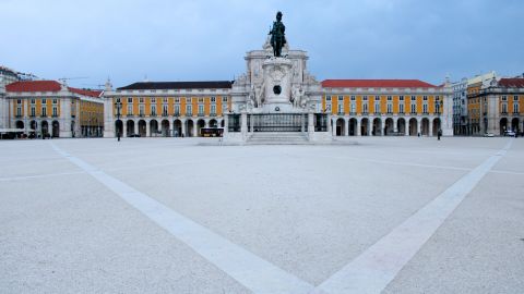Португалія готується продовжити режим НС до середини січня