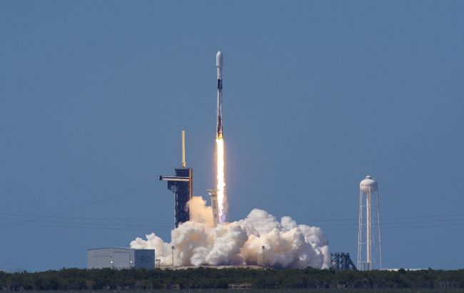 Ракета Falcon 9 захопила мережу своєю ідеальною посадкою на плавучу платформу