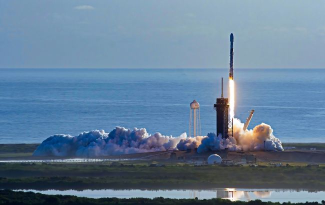 Первый запуск года. SpaceX отправляет в космос новые спутники: трансляция