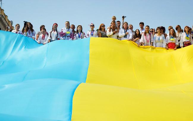 День Соборности: на админгранице с Крымом развернули гигантский флаг