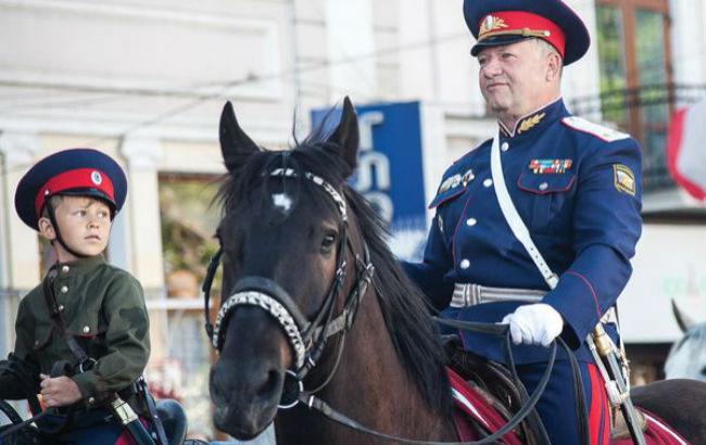 Крымские "казаки" заставляют детей работать в карьере