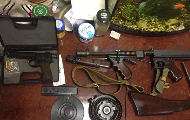 Міжнародна банда виготовляла і продавала зброю в Україні, її викрили