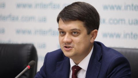 Партию "Слуга народа" возглавил Дмитрий Разумков