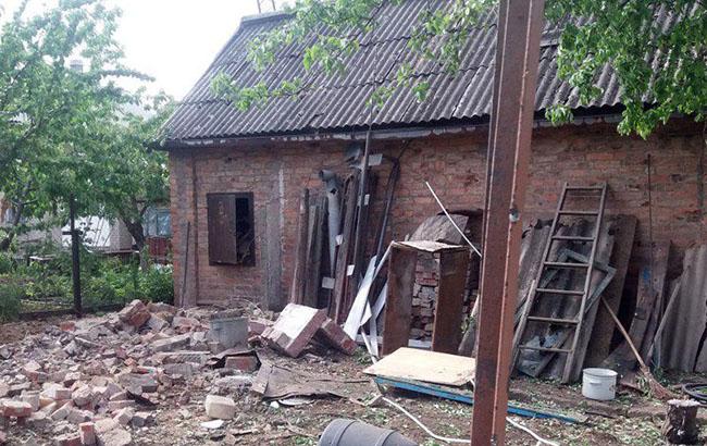 Боевики обстрелял поселок на Светлодарской дуге, есть разрушения