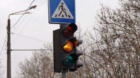 В Киеве заменят почти 200 старых светофоров