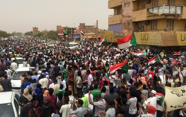 В Судане военные силой подавляют акции протеста