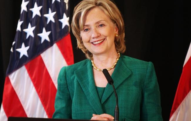 Клінтон: ми будемо підтримувати працюючих іммігрантів