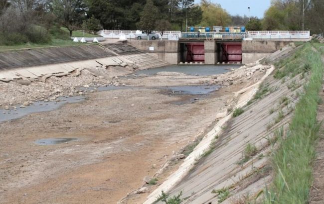 Менее половины украинцев согласны дать воду в оккупированный Крым