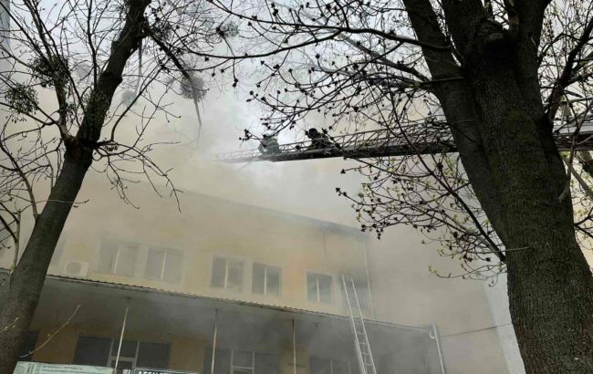 Масштабну пожежу у Вінниці ліквідували