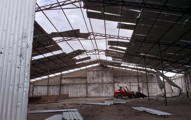 У Запорізькій області ворог обстріляв фермерське господарство. Пошкоджено техніку