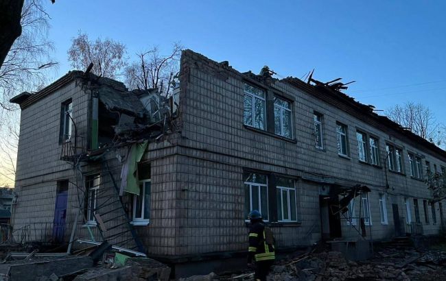 Нічна атака на Київ. В КМВА показали наслідки ударів
