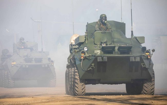 В Херсонскую область россияне стягивают вооружение и технику: есть угроза наступления