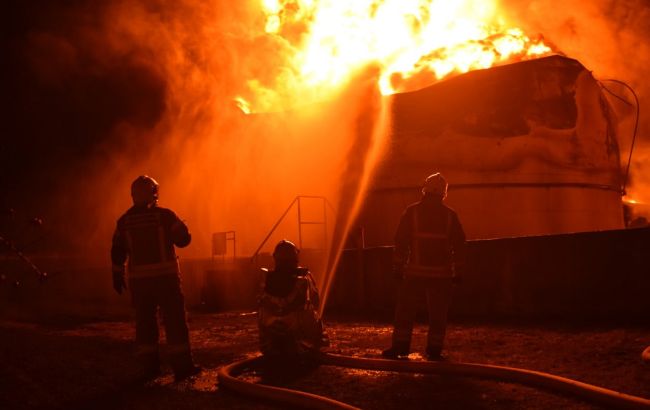 Кременчуг подвергся массовому ракетному удару. Уже около 12 прилетов