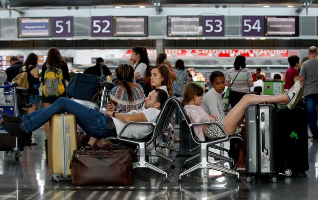 У кількох аеропортах ЄС пасажирів зобов'яжуть проходити перевірку на детекторі брехні