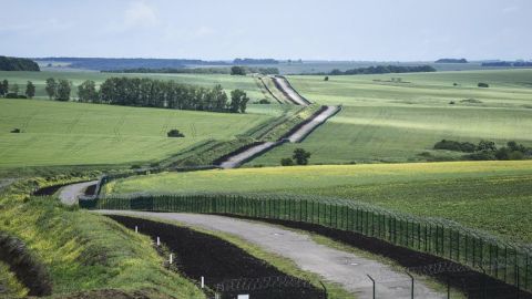 Кабмин может продлить проект "Стена" на границе с РФ до 2025 года