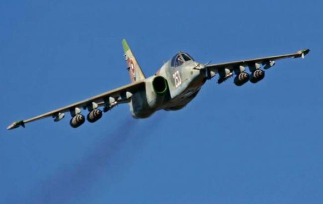 В штабе АТО опровергли информацию о сбитом российском штурмовике Су-25
