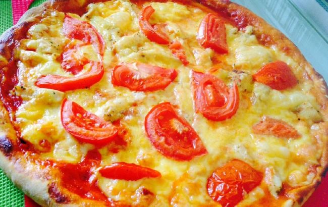 Как за 10 минут приготовить на сковороде альтернативу пицце из простейших продуктов
