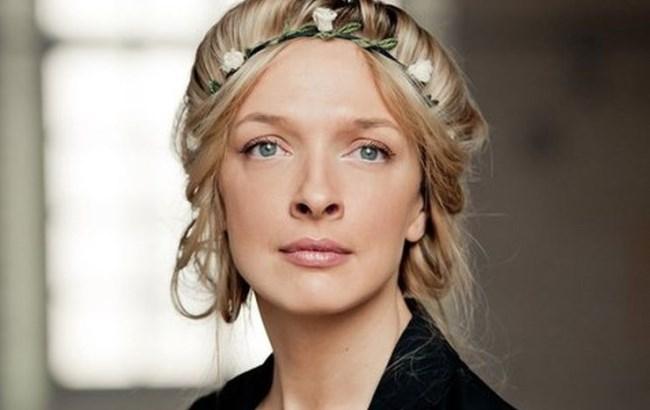 Василиса Фролова "качественно" спародировала Ольгу Фреймут