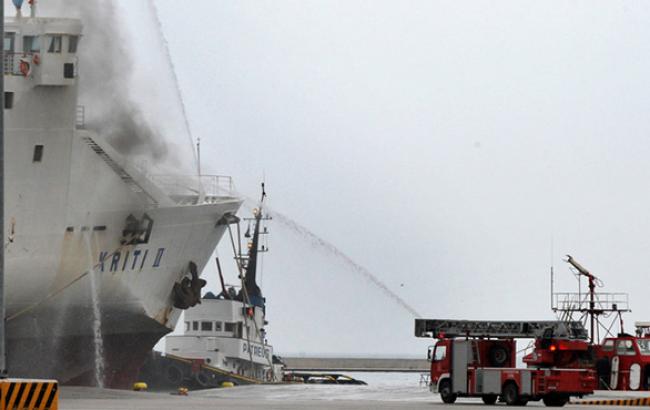 На борту порома, що спалахнув у Греції, були 2 українки, - МЗС