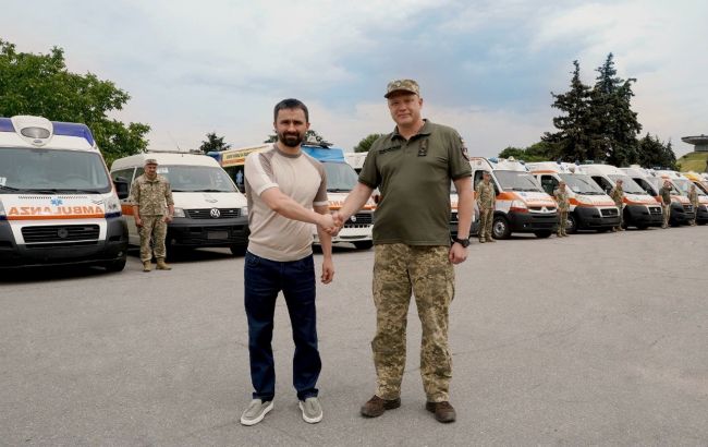 "Метинвест" передал на фронт уже более 410 автомобилей и 1,2 млн литров горючего