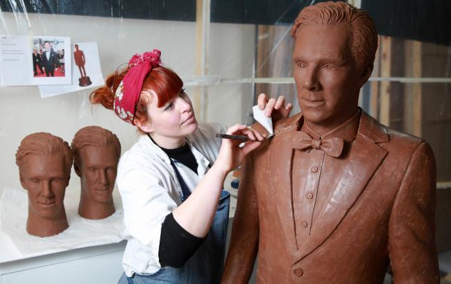 У Великобританії кондитери створили шоколадного Камбербетча