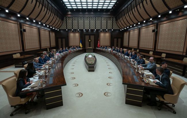 Украина и Турция подписали договор по развитию делового сотрудничества