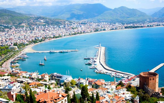 Украина вошла в топ-10 стран по туристическому потоку в Турцию