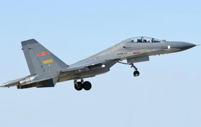 Китай відправив майже 60 бойових літаків в зону протиповітряної оборони Тайваню