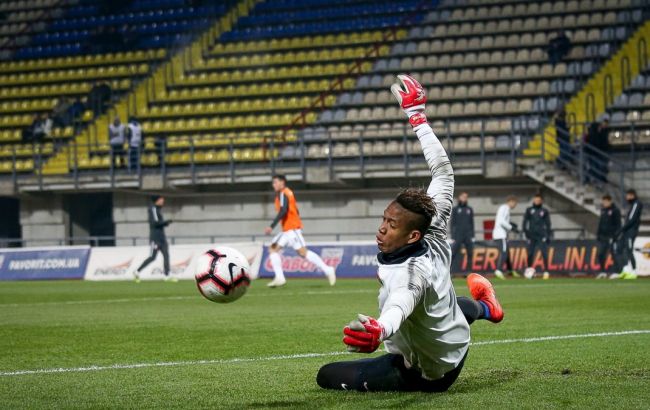 "Зоря" розірвала контракт з бразильським воротарем