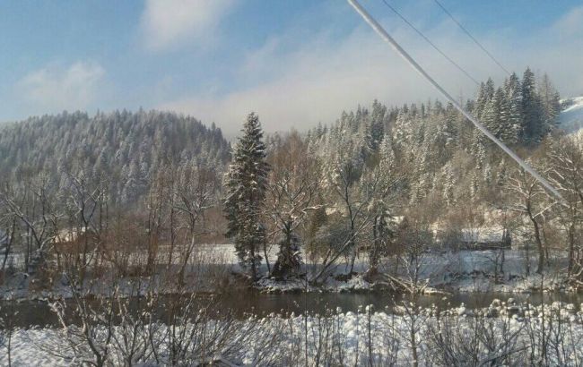 Высота снежного покрова в Карпатах превышает 1,4 м