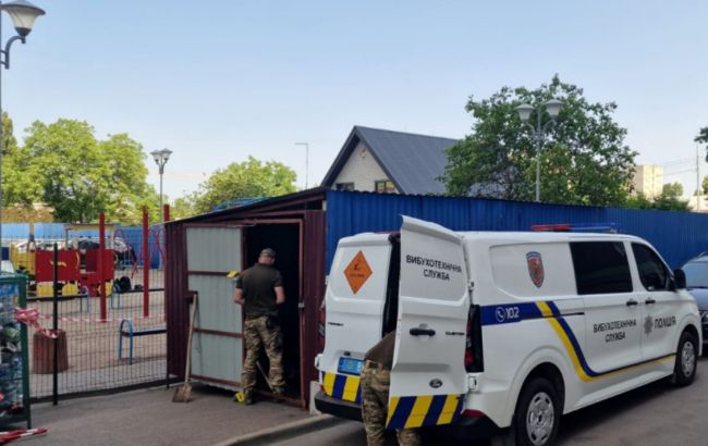 У Києві щось вибухнуло у смітнику: постраждали люди