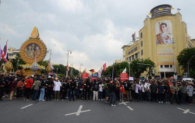 В Таиланде запретили массовые собрания на фоне антиправительственных протестов