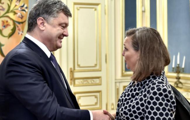 Порошенко обговорив з Нуланд посилення фінансової допомоги США