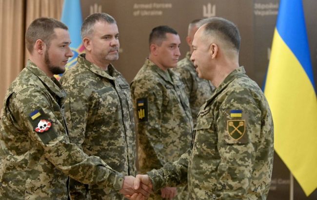 Сирський нагородив військових за 1 млн знищених окупантів: кого відзначили