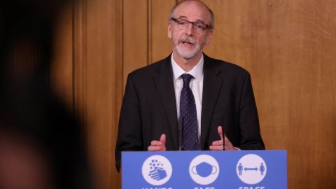 Колективний імунітет до COVID-19 сформувати неможливо: названо причину